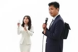 第七次彩排封面，空荡观众席与舞台追光
